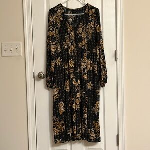 torrid Black Gold Pattern Dress Smocking Gauze Midi Rayon Polyester Size 14-16